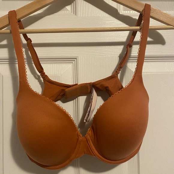 4 Victoria Secret Bras (Various sz) - Picture 3 of 8